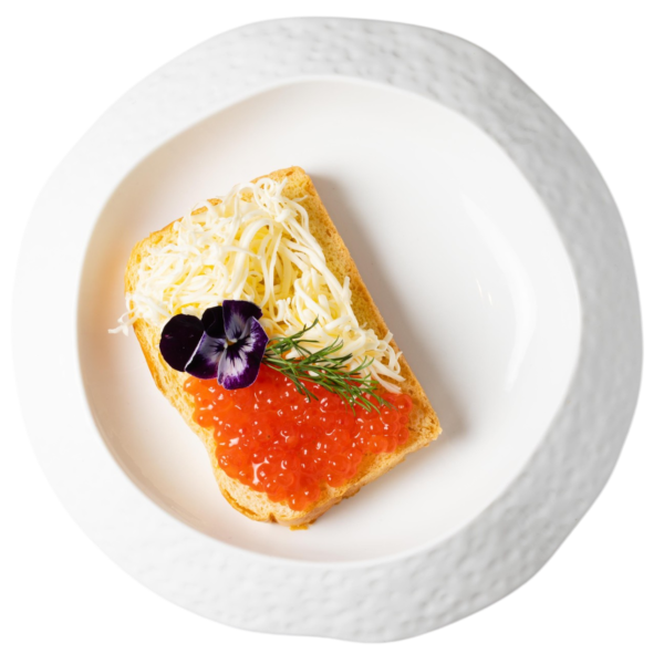 Montadito de caviar rojo