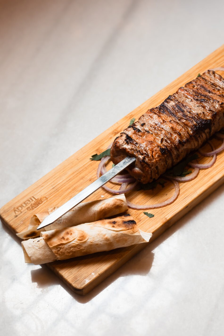 Carnes y verduras a la brasa que resaltan el aroma natural de cada ingrediente.