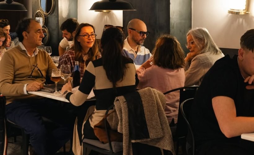 El hogar guarda el calor 🏡🔥la cocina canta bajito 🎶🍲Aromas antiguos despiertan la memoria ✨y